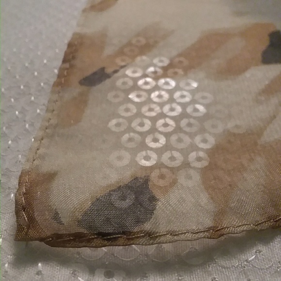 Olive sheer long scarf - Picture 3 of 3